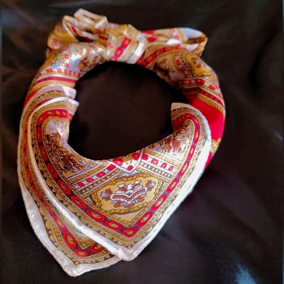 🩷$15 | Elegant Red & Gold Roma-Themed Scarf – Versatile Accessory - Picture 9 of 11